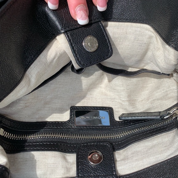 EXCELLENT CONDITION- Michael Kors Black Leather Hobo - Picture 6 of 13